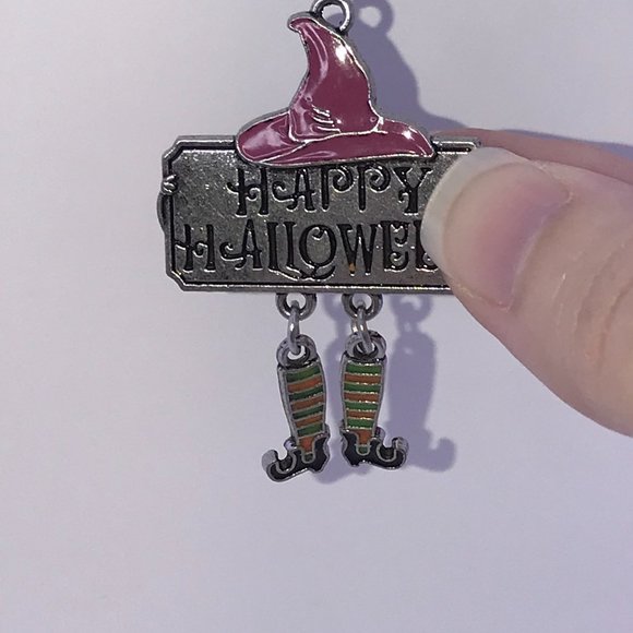 Happy Halloween Witchy Leg Pendant - Picture 4 of 7